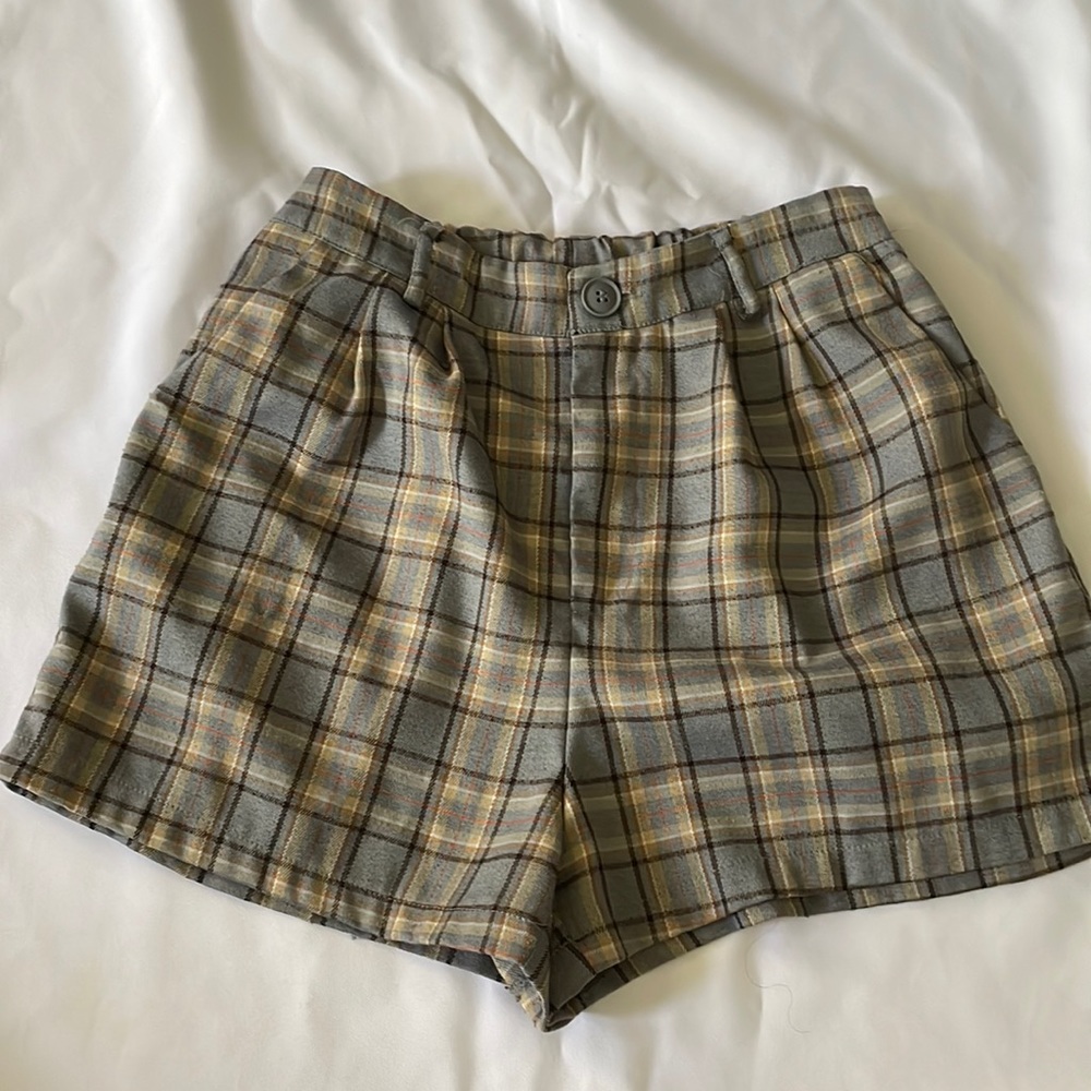 Women’s size small plaid shorts